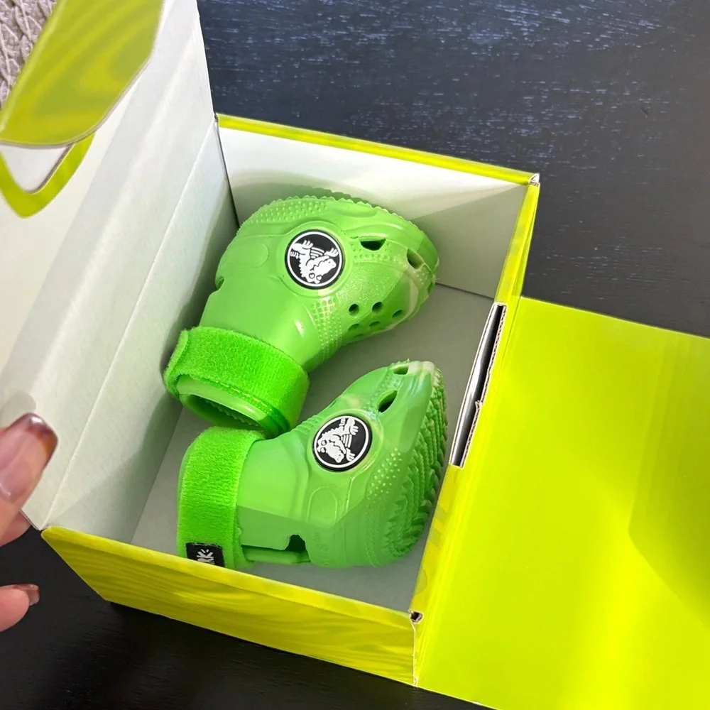 CROCS Neon Green Dog Booties with Velcro Cuffs (Set of 4)